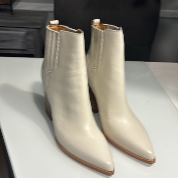 Marc Fisher Boots 🥾 - Picture 2 of 3